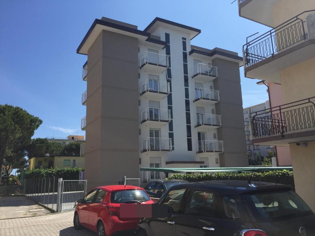 Facciata del Residence Alba d'Oro a Lido di Jesolo